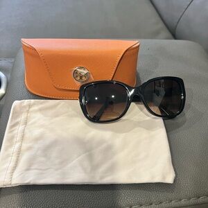 Tory Burch Sunglasseses